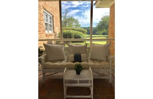 Thomasville House | BuckHaven Countryside Retreat with Fishing Pond