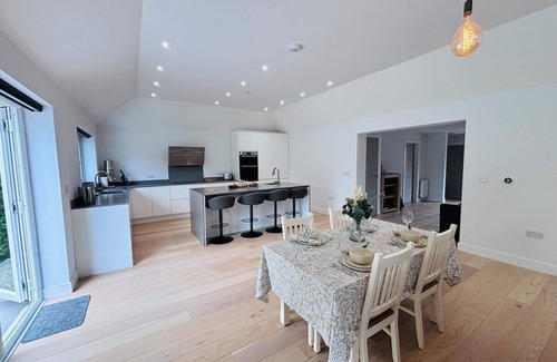 Waterlooville House | Buckland Towers a sprawling detached bungalow