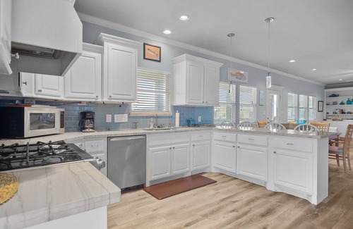 Crystal Beach House | Buckley's Beach: 2 BR, 2 BA House in Port Bolivar, Sleeps 6