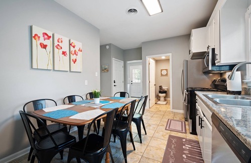 Buckroe Beach House | Buckroe Beach Stay with 4 Bedrooms, 6 Beds!