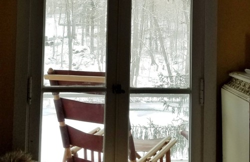 Red Oaks Mill House | Bucolic 2 bedroom Stone Cottage on River Bank