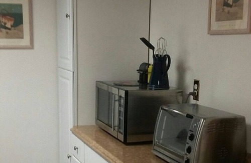 Harrison Cottage | BUDD LAKE AWAITS YOU!