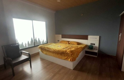 Rishop Hotel | Buddha's Mirror Mountain Retreat