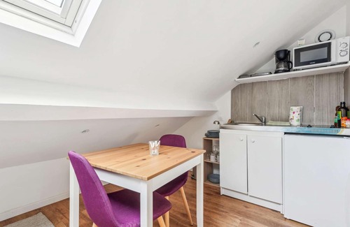 Charleville-Mezieres Apartment | Budget apart city centre with parking
