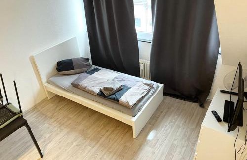 Hoehenberg Apartment | Budget Apartment Köln