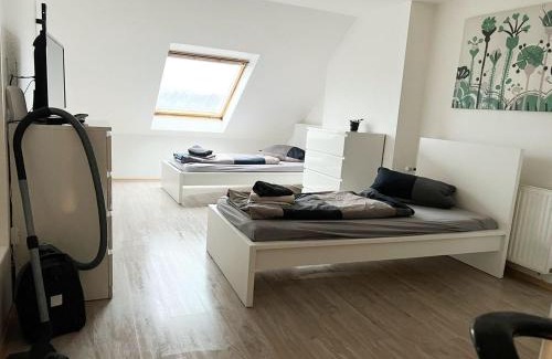 Hoehenberg Apartment | Budget Apartment Köln