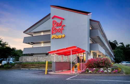 Linthicum Heights House | Budget-Friendly Room Near BWI – Free Shuttle Service and Coffee
