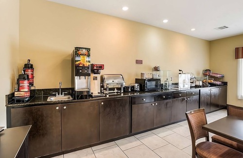 Saint Landry Hotel | Budget-Friendly Accommodations in Knights Inn Bunkie! Pool, Free Parking