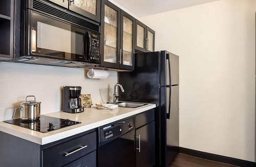 Morris Plains Hotel | Budget Friendly Option: 3 1BR Suites w/Full Kitchen Ideal for Visiting NYC