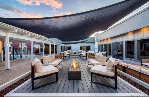 Tri-Cities Hotel | Budget-Friendly Stay in Washington! Outdoor Pool, Free Parking, Pets Allowed