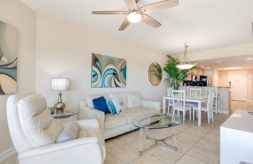 Capri Isle Condo | Budget-Friendly · Luxe Comfort & Style
