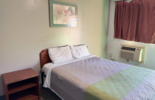 Parkrose Hotel | BUDGET INN