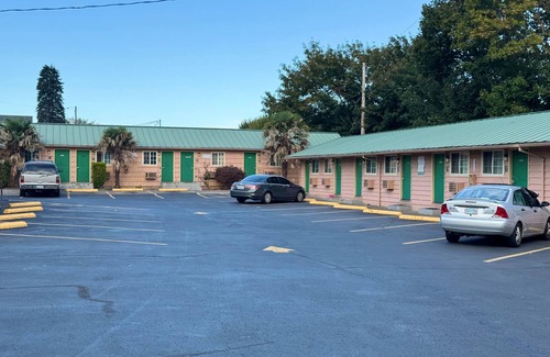 Parkrose Hotel | BUDGET INN