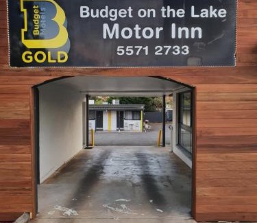 Hamilton Hotel | Budget on the Lake