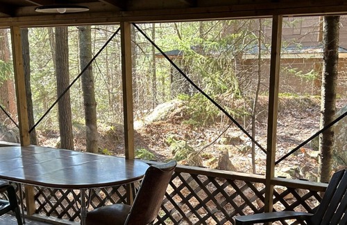 Unorganized Centre Parry Sound Cabin | Budget-priced, Full Feature, Lakeside Accommodation for smaller groups - w Boats