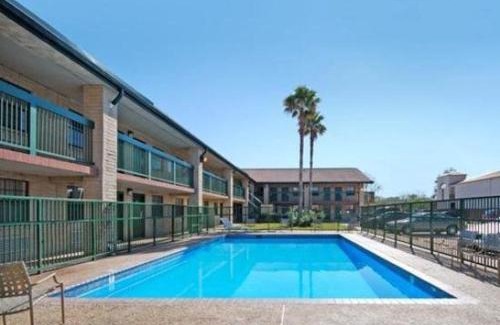 Nassau Bay Hotel | Budgetel Inn Houston/Nasa