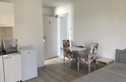 Prijevor Apartment | Budva, Jaz, apartmani DIF - King Room with Balcony