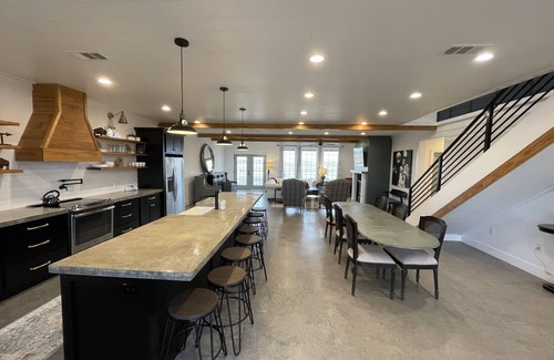 Canyon House | Buffalo Bunk House | Hot-tub | Firepit | Near Palo Duro Canyon | Pets welcome