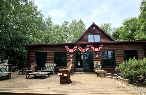 Richwood Cabin | Buffalo Lake Cabin I Private Beach l Detroit Lakes l Pet Friendly