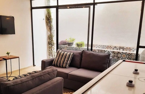 Zapopan House | Bugambilias art and rest Lukasa Home pool & airhockey