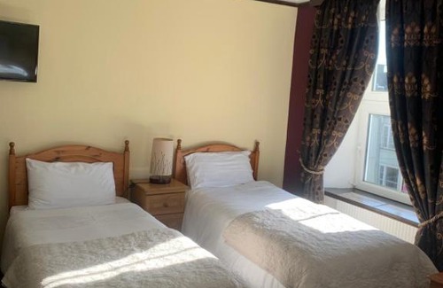 Kilrush Bed & Breakfast | Buggle's Pub and Accommodation