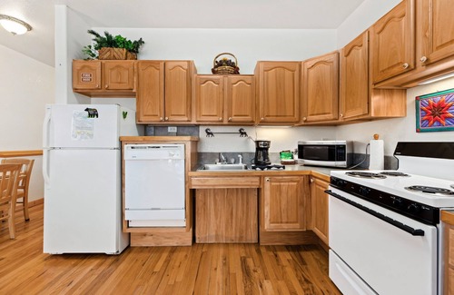 Fall River Estates Condo | Bugle Pointe A05 (HT)