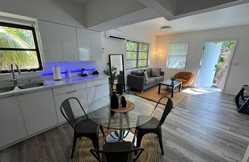 Coral Way Resort | Building next to CocoWalk & Brickell