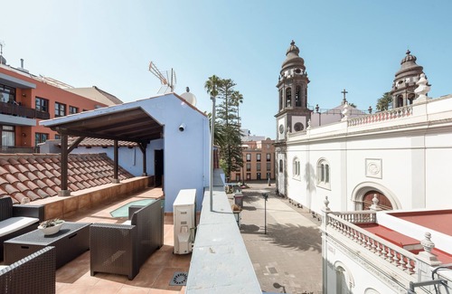 Historical Center Apartment | Building of old construction "La Vicaria" in a Superb Location in La Laguna with Terrace & WiFi