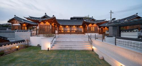 Gahoe-dong Hotel | Bukchon Binkwan by Rakkojae