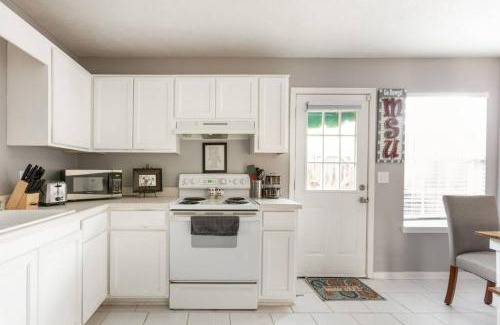 Starkville House | Bulldog Academy. Convenient to MSU.