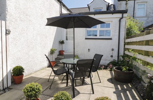 Stoneykirk Cottage | BUMBLEBEE COTTAGE, family friendly, with a garden in Sandhead