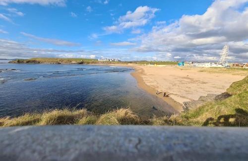 Bundoran House | Bundoran Seaside Stays House - WiFi, large spacious home