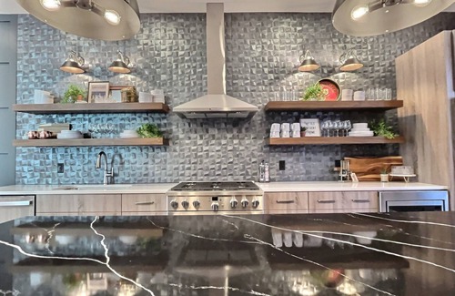 Cherokee Triangle House | Bungalou "Ultimate Privacy: GOLD" (Sleeps 50)