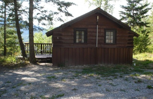 East Kootenay Cabin | Bungalow #1 sleeps 3