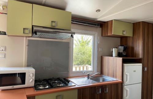Banes House | Bungalow charmant à Argences-en-Aubrac avec piscine partagée