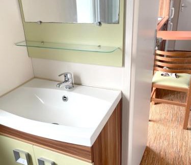 Banes House | Bungalow charmant à Argences-en-Aubrac avec piscine partagée