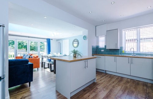 Padeswood House | Bungalow/detached/Spacious/pool table/Driveway