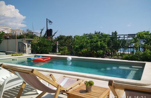 Seget Donji House | Bungalow, first row to the sea