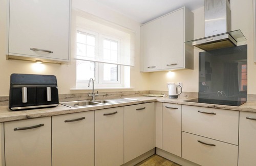 Ross-on-Wye House | BUNGALOW - NO. 37, family friendly, with a garden in Ross-On-Wye