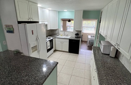 Big Pine Key House | Bungalow oasis with lots of room