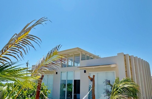 Punta Sal House | Bungalow on the beach in front of the warm and calm sea of Canoas de Punta Sal.