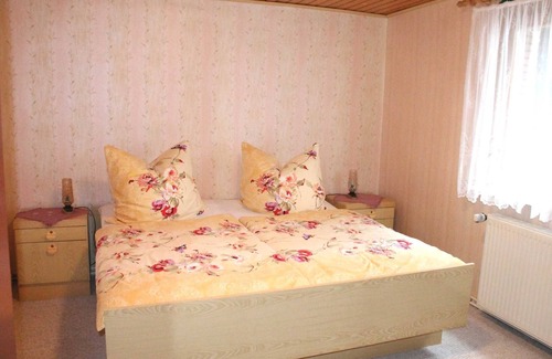 Bulower Burg Apartment | Bungalow overlooking Parumer Lake - Bungalow