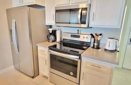 Port Isabel Condo | Bungalow Tarvana #2 3 Bedroom Home by RedAwning