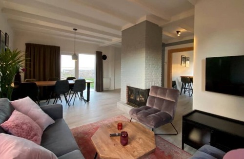 Sint Jansklooster House | Bungalow with 2 bedrooms and enclosed garden