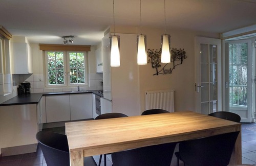 Beekbergen-Zuid House | Bungalow with 3 bedrooms, a traditional sauna and a terrace
