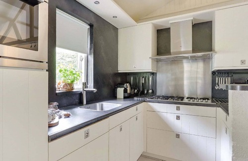 Uden House | Bungalow with a terrace at Bedafse Bergen