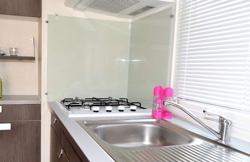 Albufeira House | Bungalow with pool, gardens and lake.