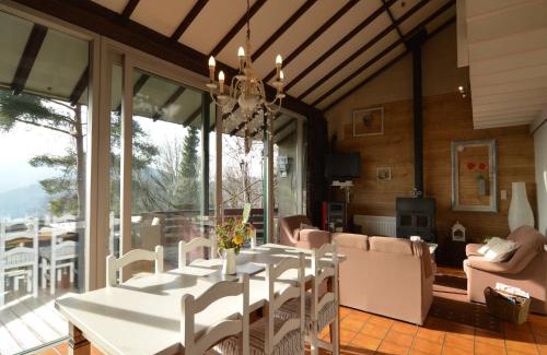 Coo House | Bungalow with View near Coo, cleaning included
