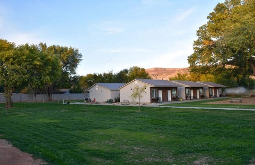 La Verkin Cabin | Bunkhouse 4A Near Zion NP