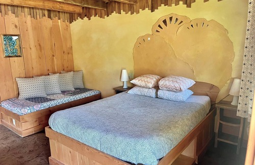 Winthrop Hotel | Bunkhouse Inn-Room 4, Walk to Downtown Winthrop!